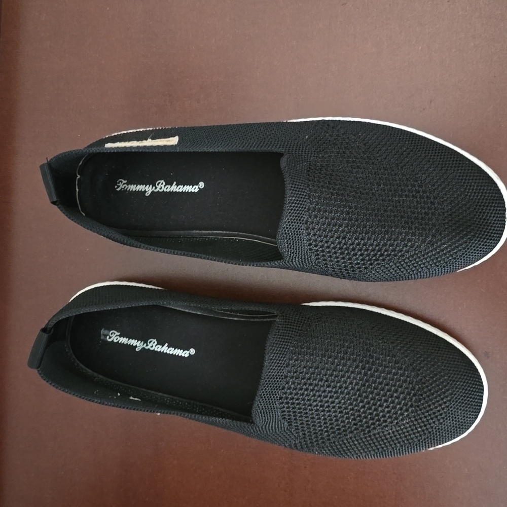 TOMMY BAHAMA CANVAS SHOES